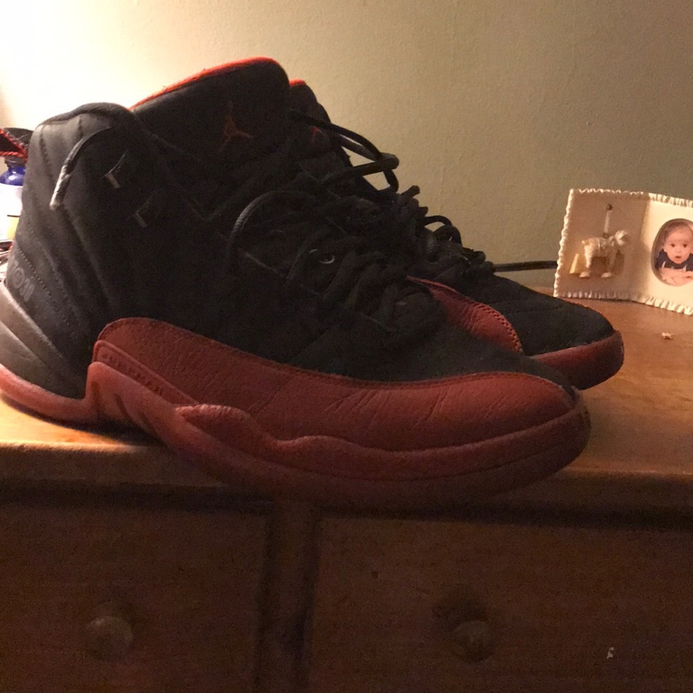 Jordan 12 flu games (2009)